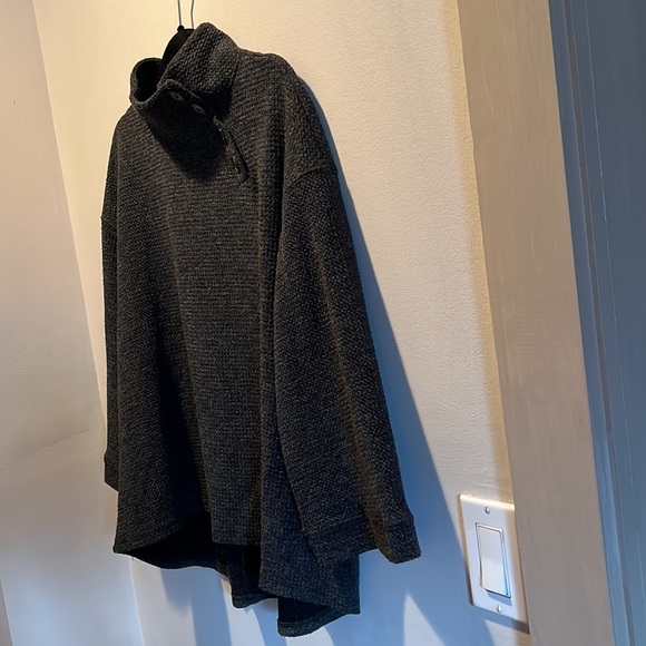 Gray eta + ali Top - Picture 3 of 7